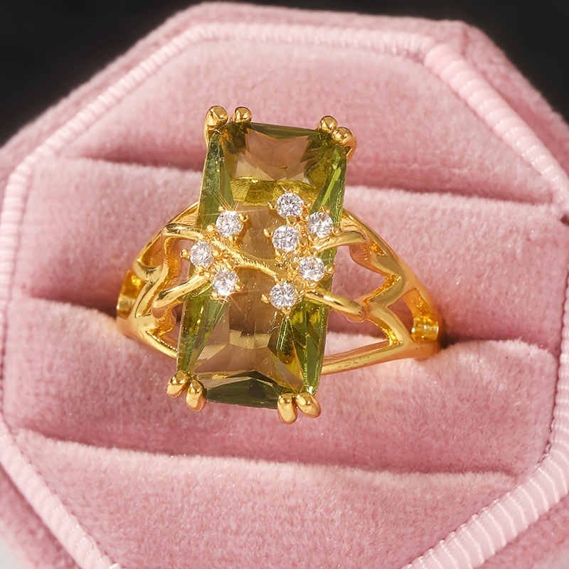 Vintage Green Gemstone Roostertail Cocktail Ring